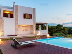 شقة فاخرة للبيع بثلاث غرف نوم في موقع مميز